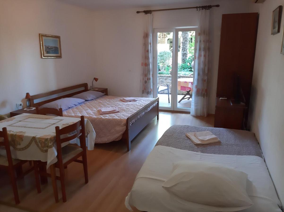 Apartments N & V Porec Exterior photo
